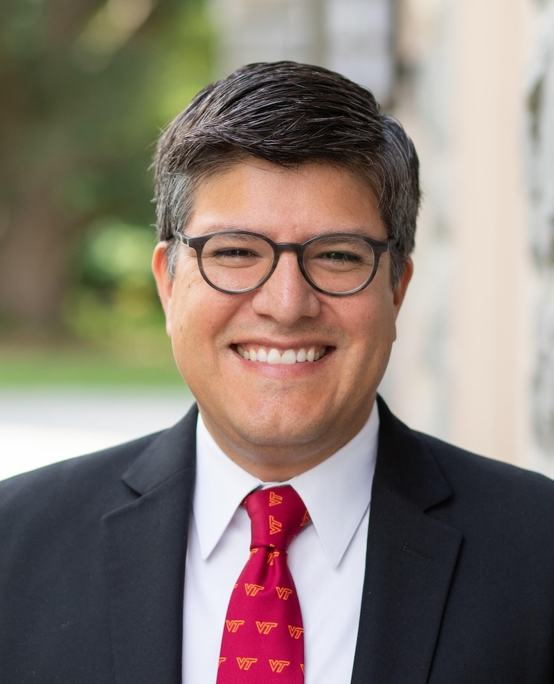 Headshot of Juan Espinoza